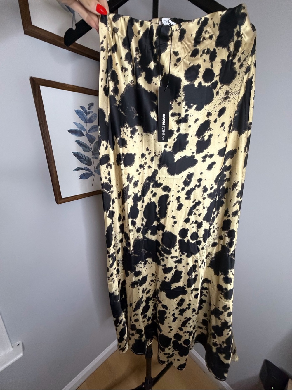 Fashion Nova Black and Cream Satin Maxi Skirt